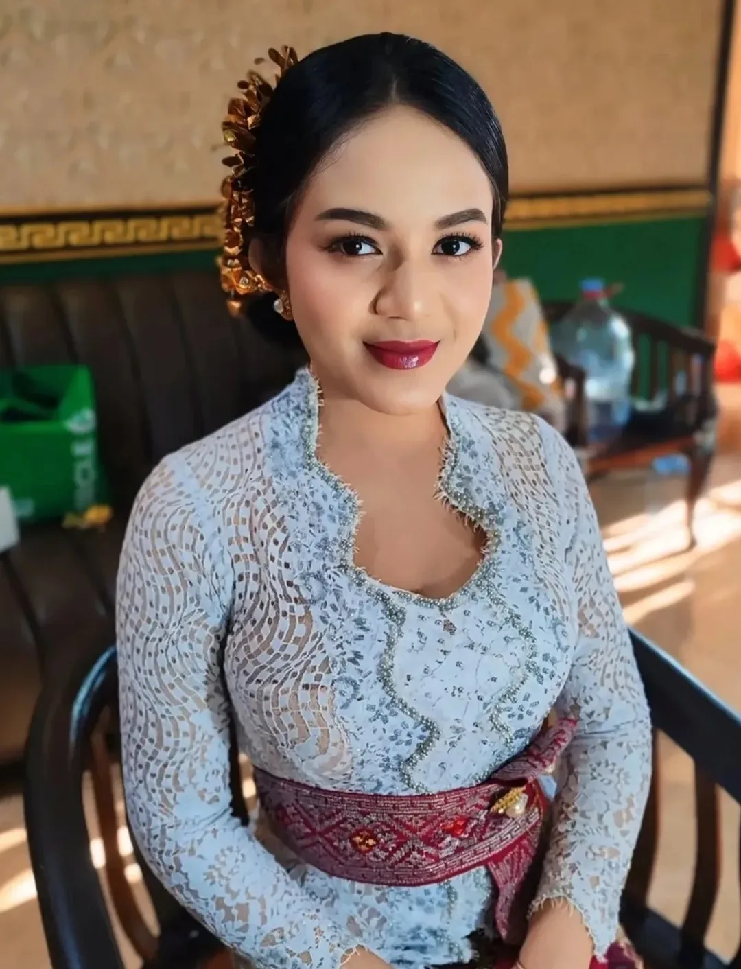 Makeup & sanggul bali