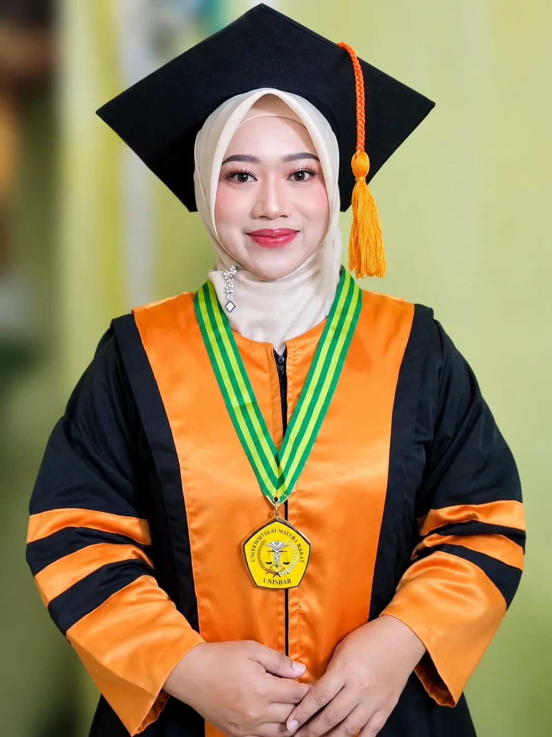 Makeup Wisuda