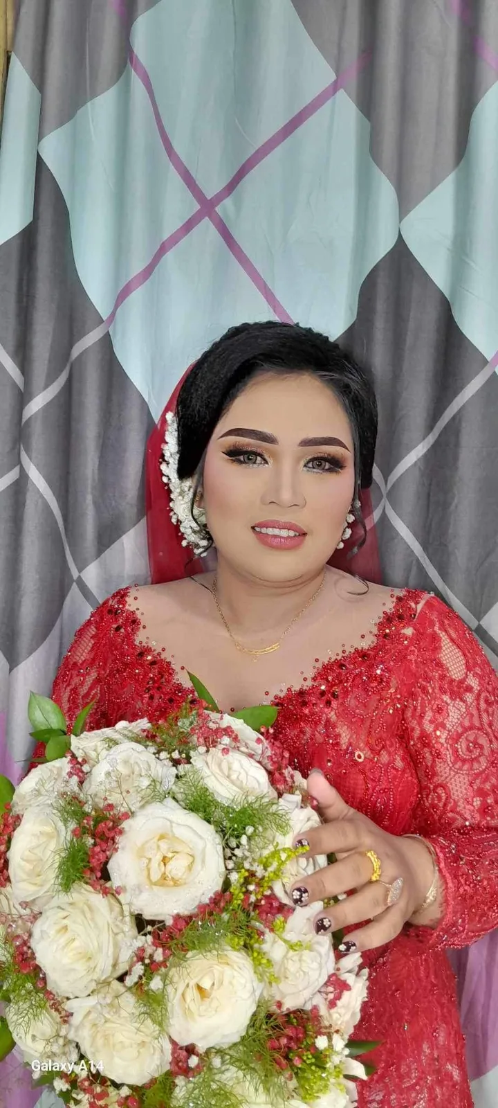 Makeup pengantin dll.